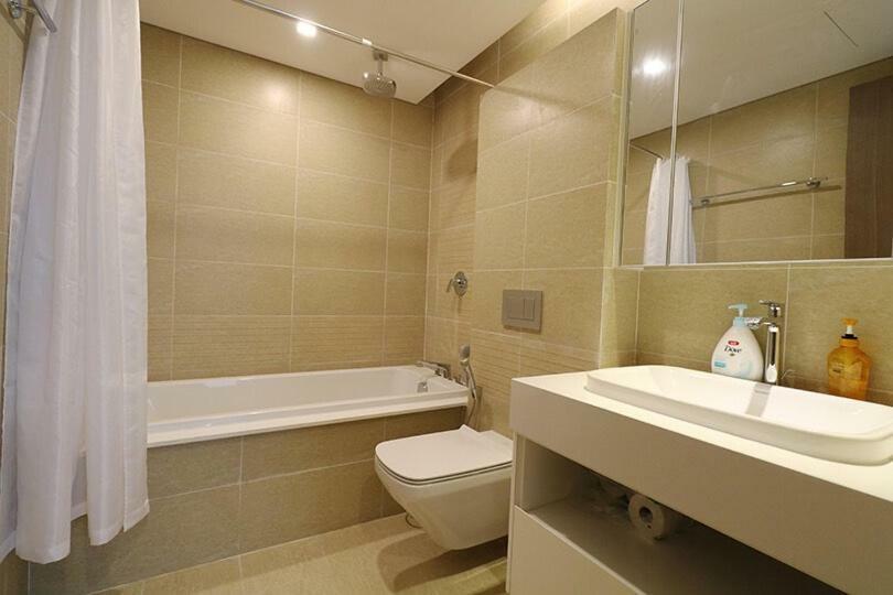 Vinhomes Metropolis Luxury Apartment 2 Br Hanoi Exterior photo